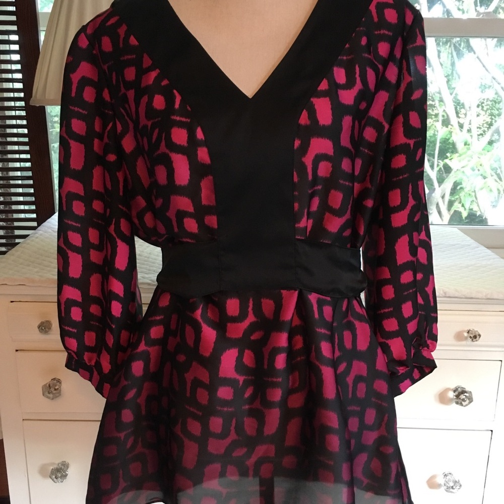 CALVIN KLEIN PINK AND BLACK TOP.